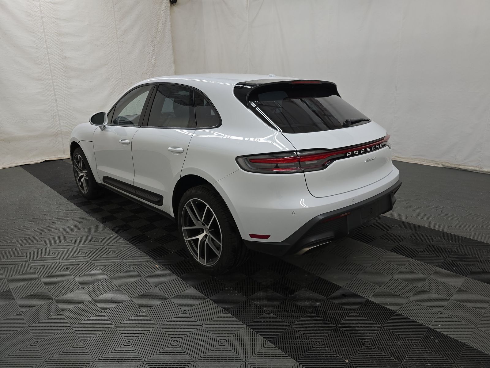 2022 Porsche Macan Base AWD
