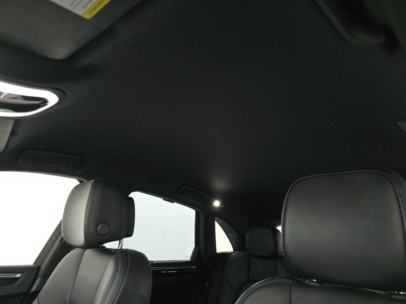 2022 Porsche Macan Base AWD