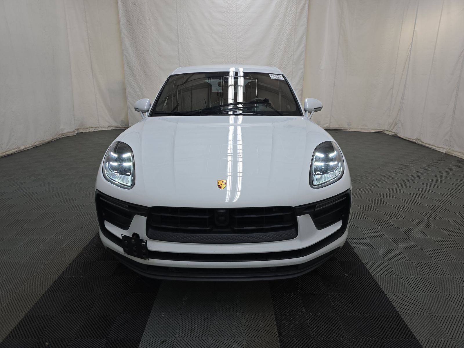 2022 Porsche Macan Base AWD