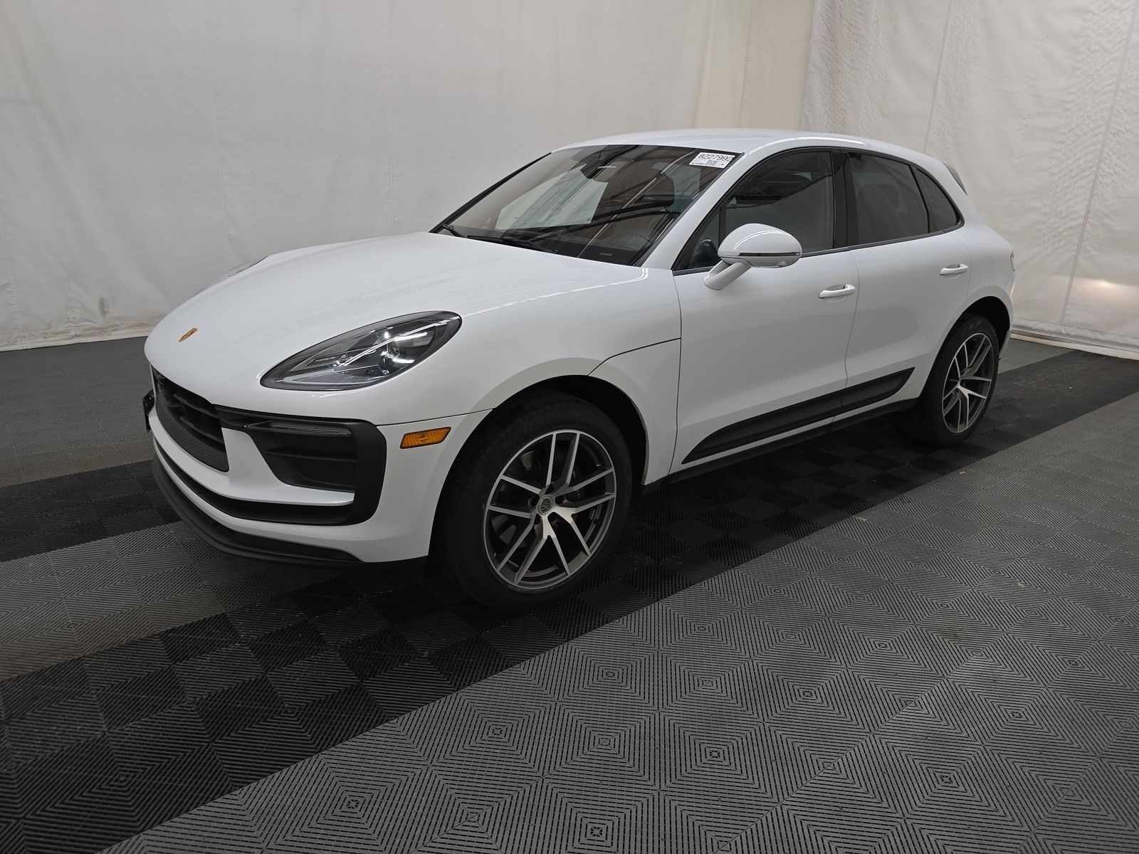 2022 Porsche Macan Base AWD