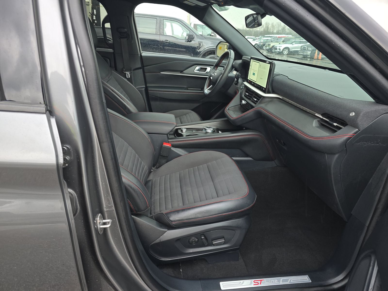 2025 Ford Explorer ST-Line AWD