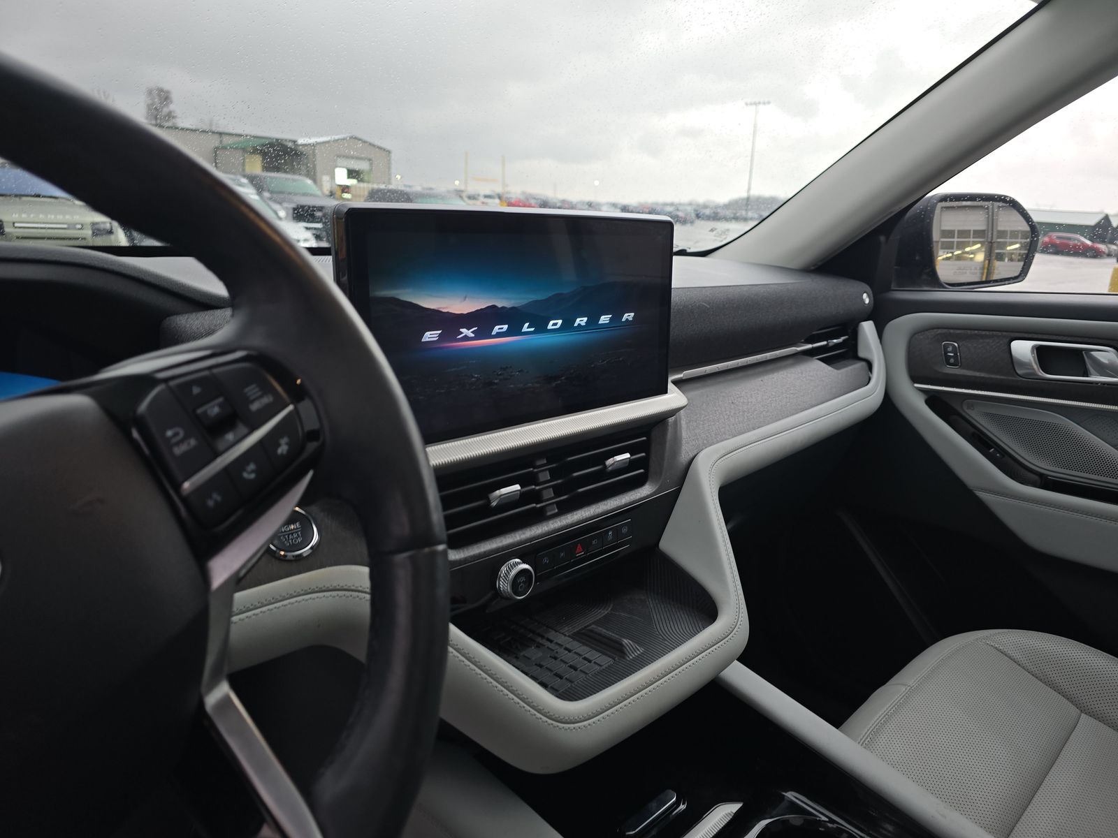 2025 Ford Explorer Platinum AWD