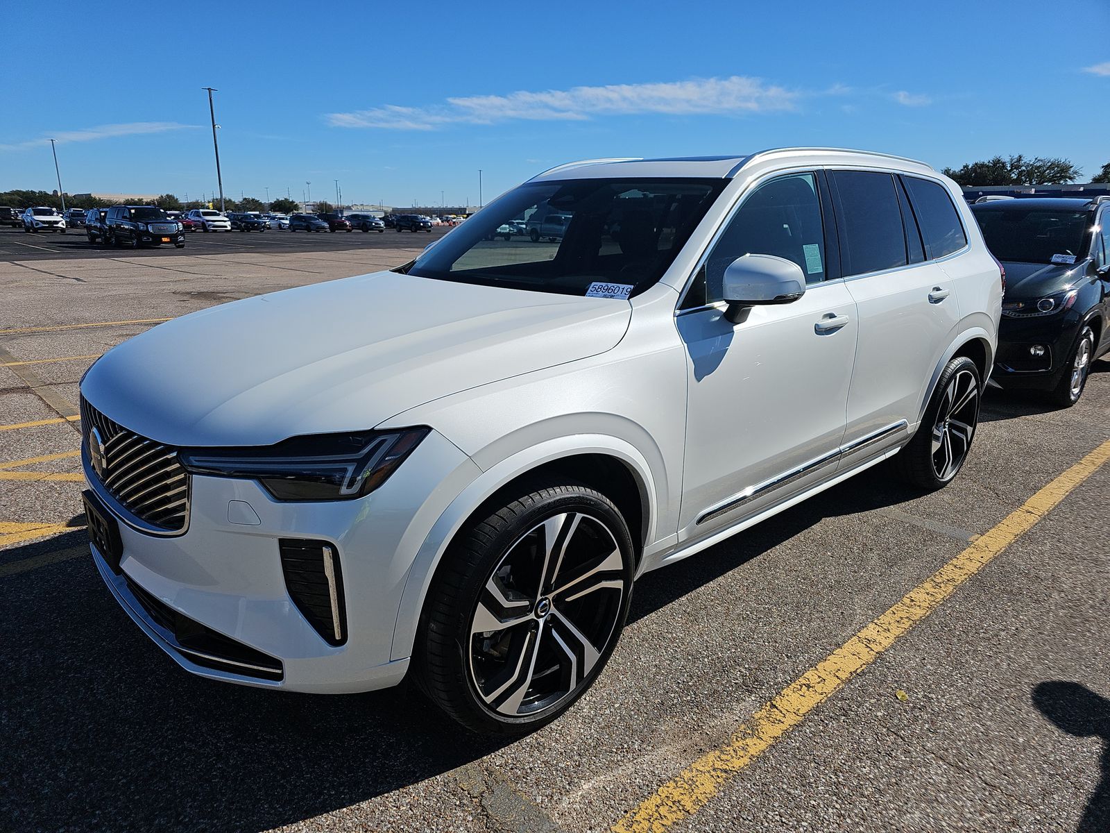 2025 Volvo XC90 B5 Core AWD