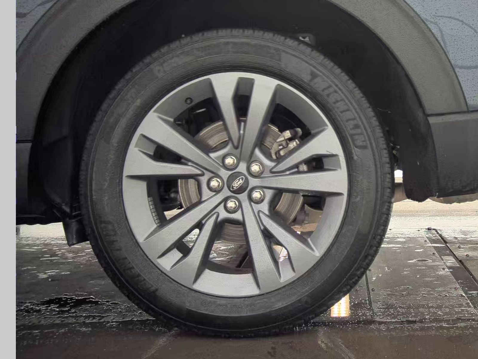 2023 Ford Explorer XLT AWD