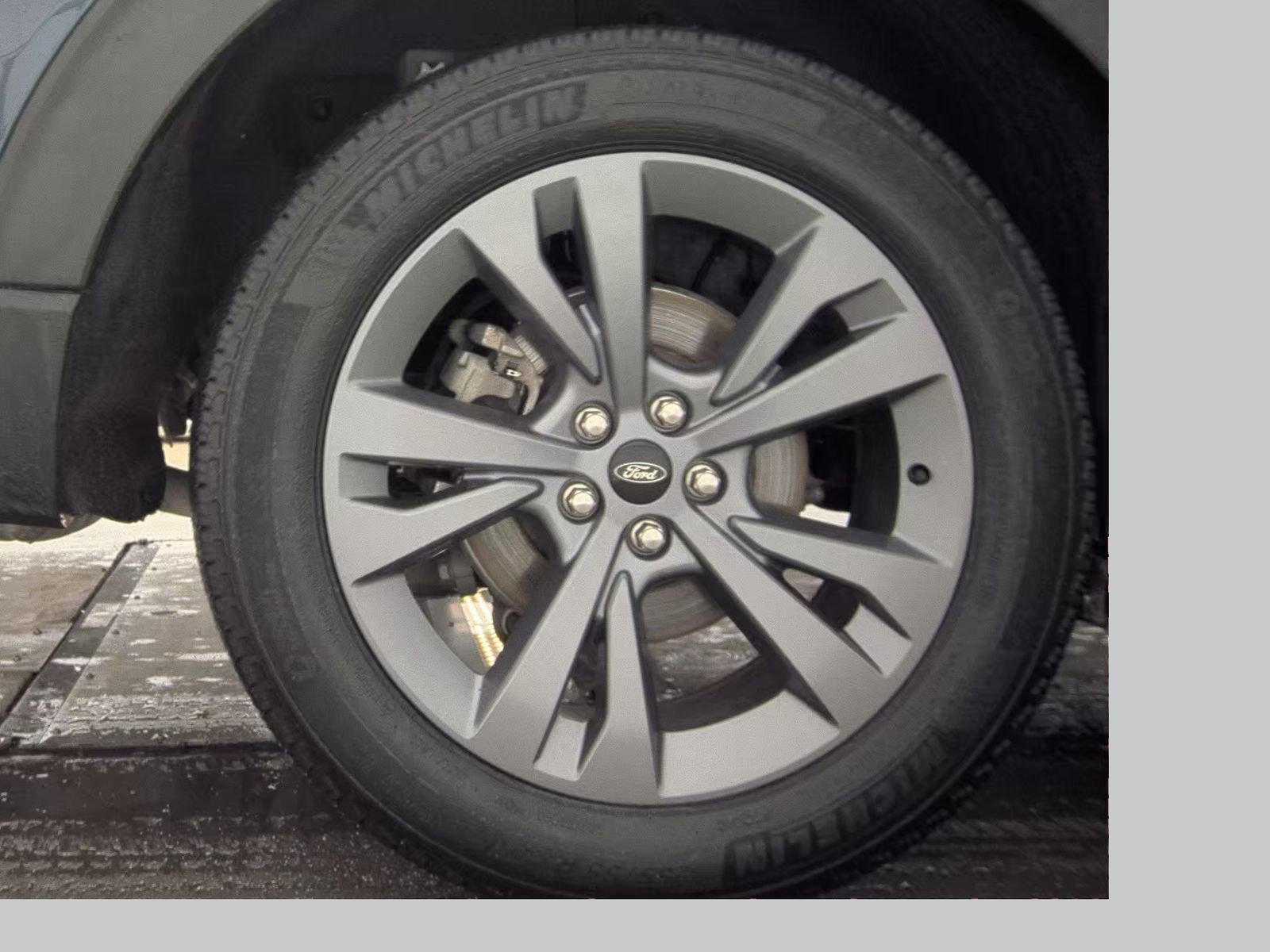 2023 Ford Explorer XLT AWD