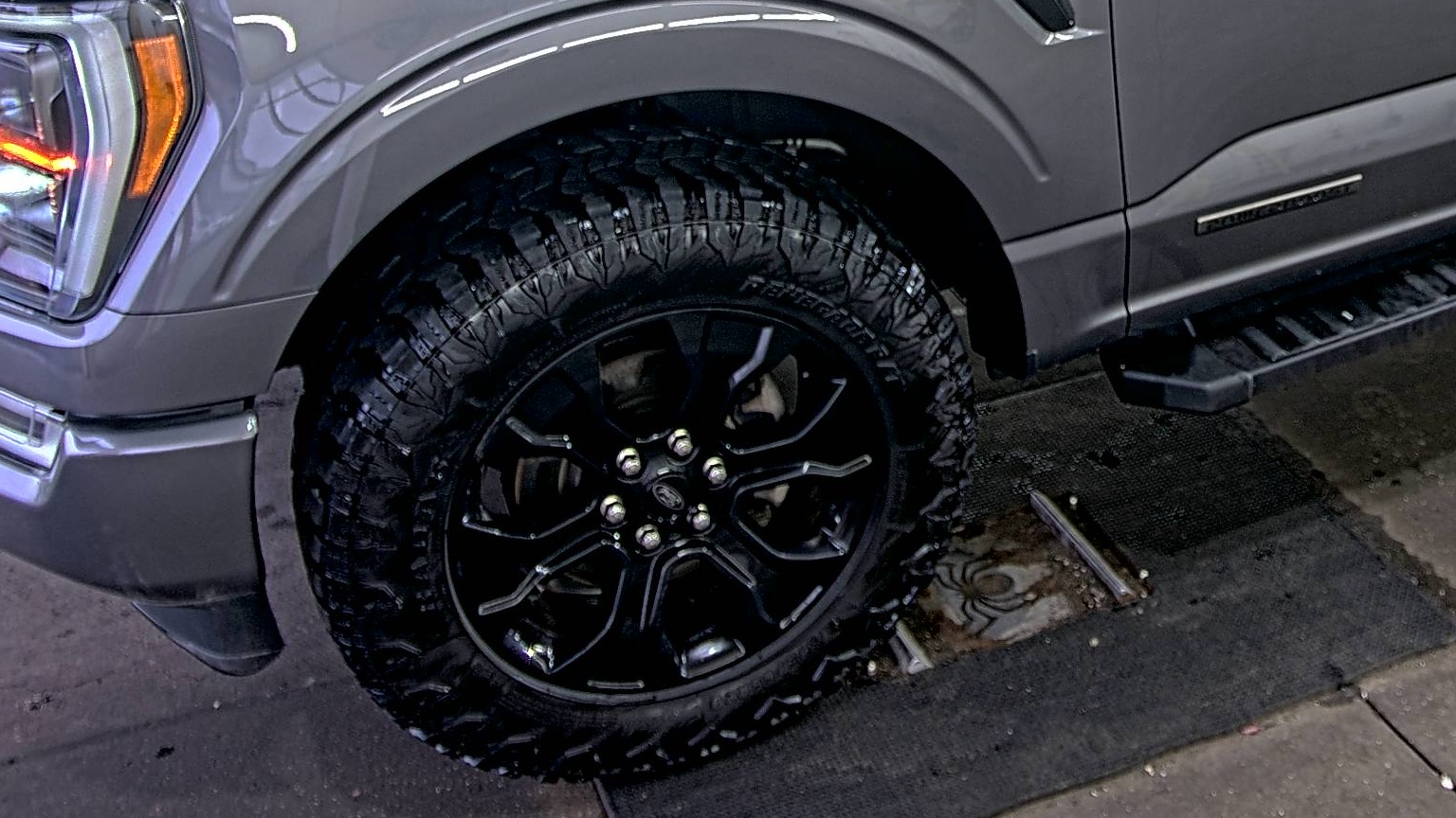 2022 Ford F-150 Hybrid Lariat AWD