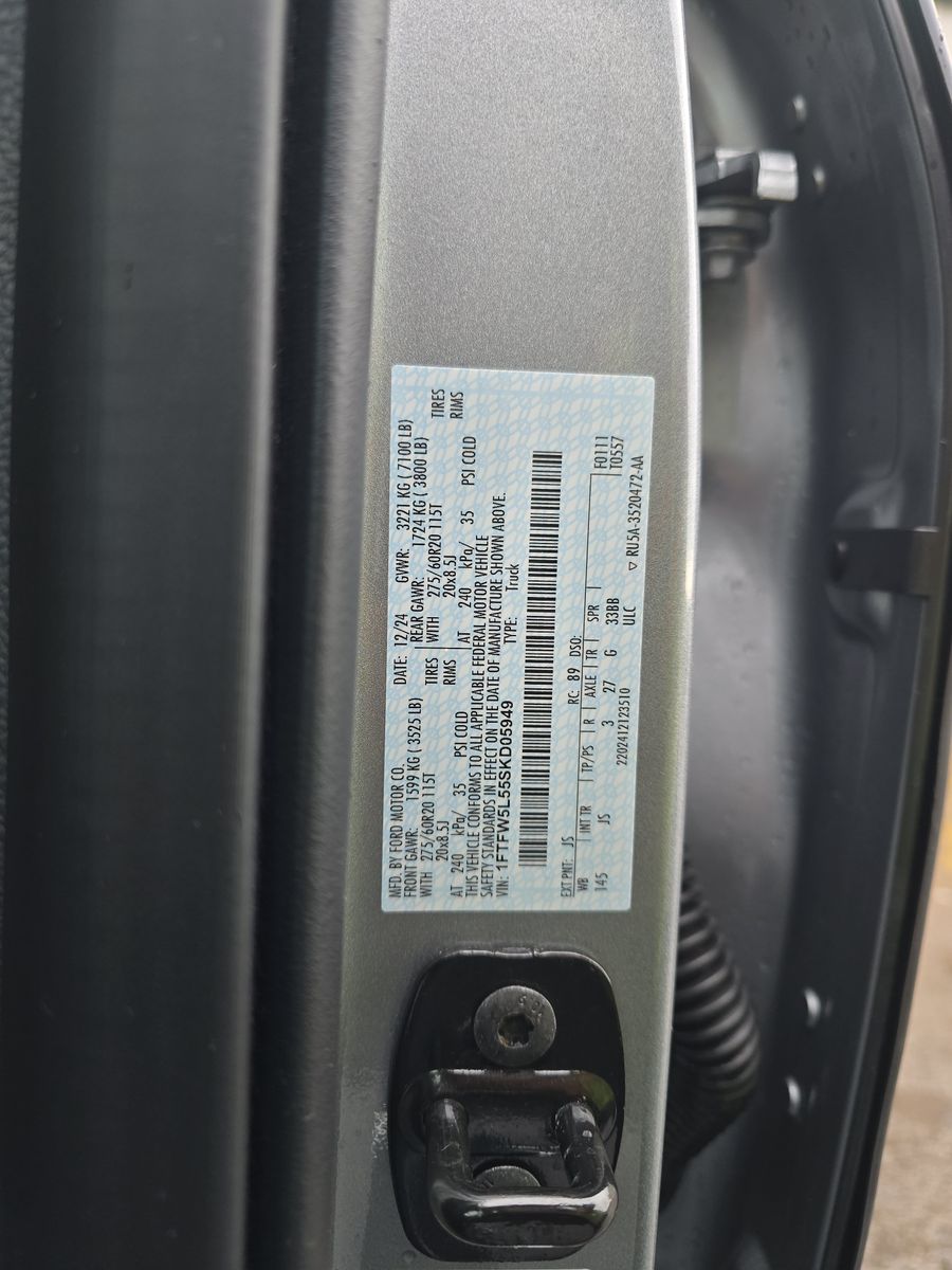 2025 Ford F-150 Lariat AWD