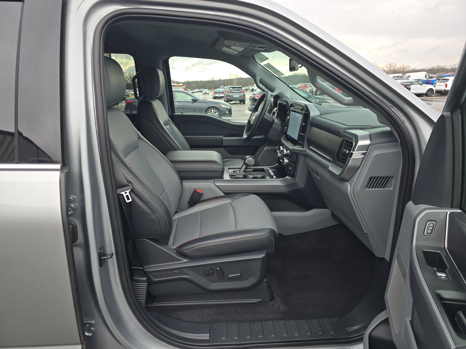 2025 Ford F-150 Lariat AWD