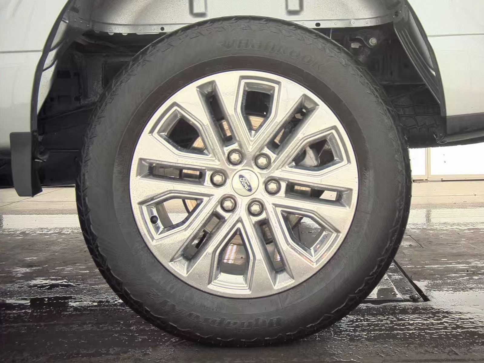 2025 Ford F-150 Lariat AWD