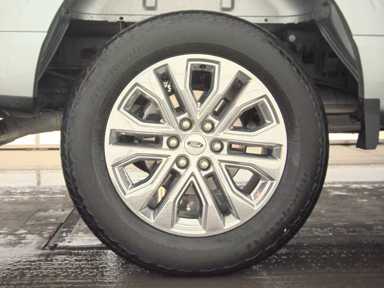 2025 Ford F-150 Lariat AWD