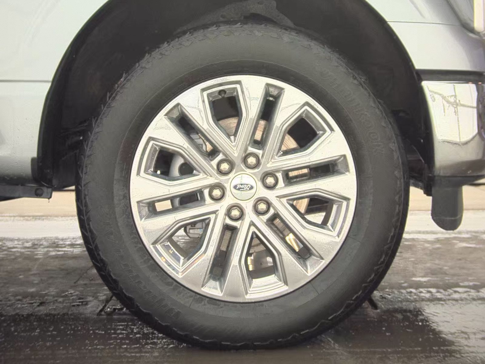 2025 Ford F-150 Lariat AWD