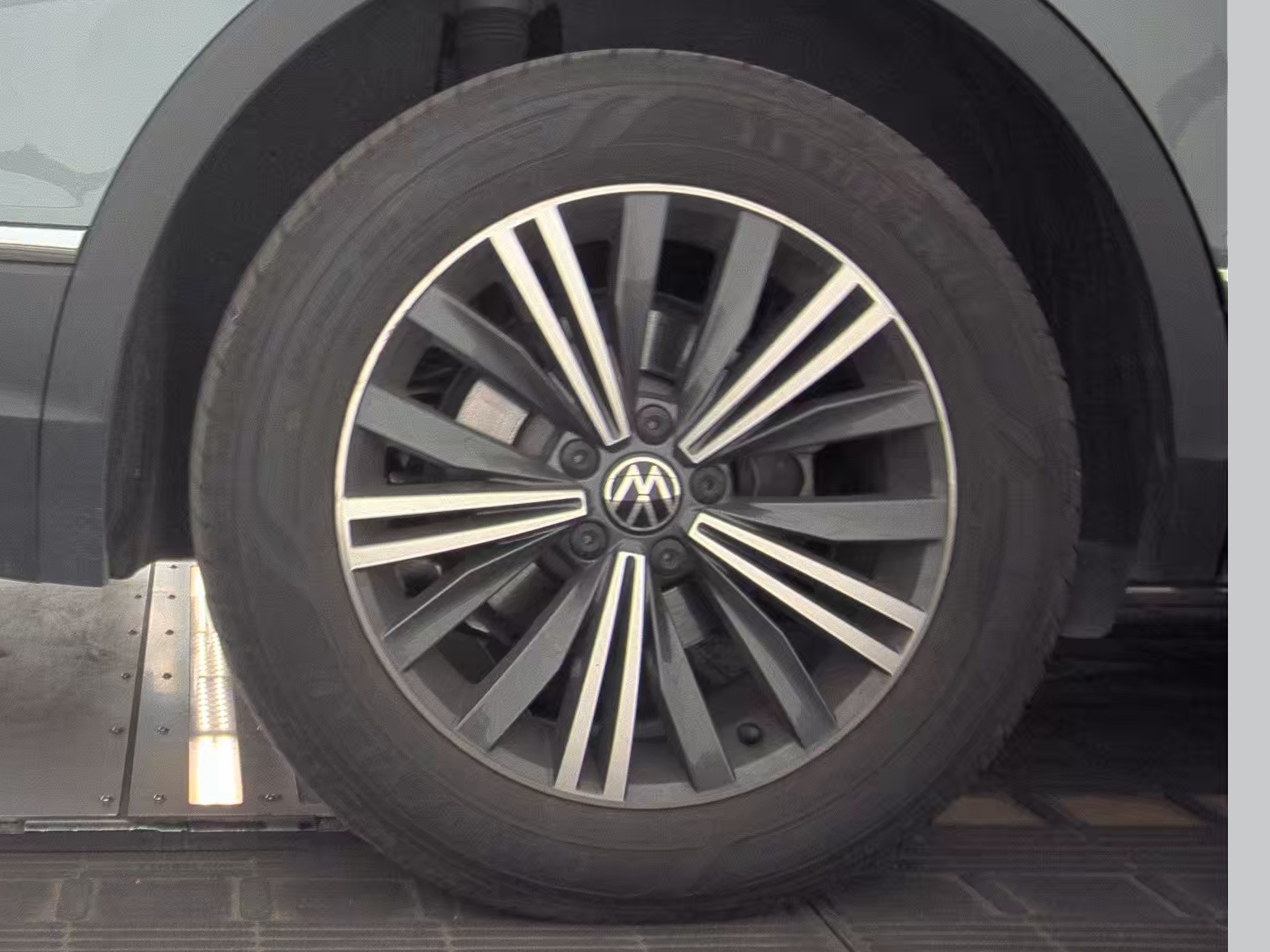 2024 Volkswagen Tiguan 2.0T Wolfsburg Edition FWD