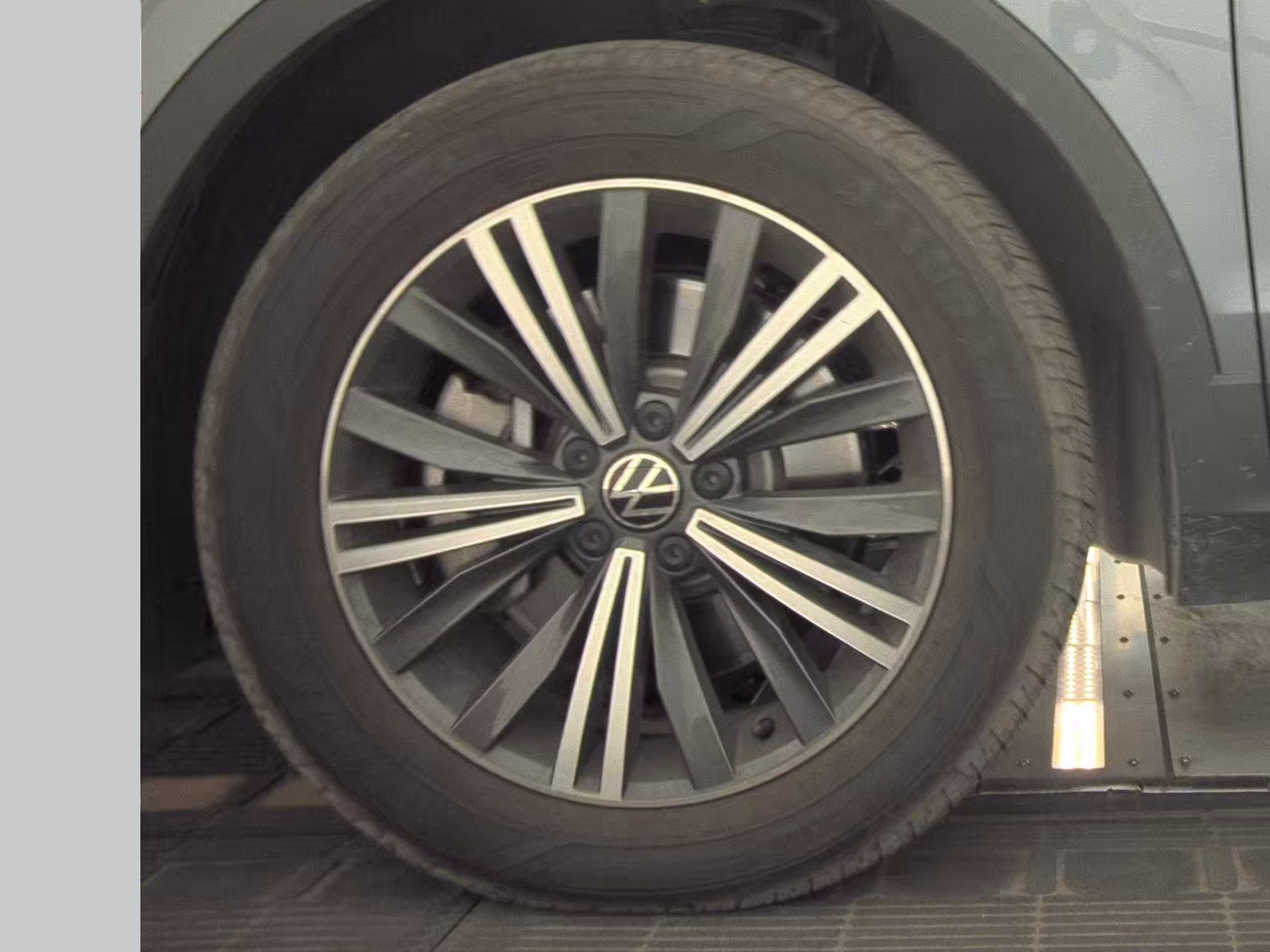 2024 Volkswagen Tiguan 2.0T Wolfsburg Edition FWD