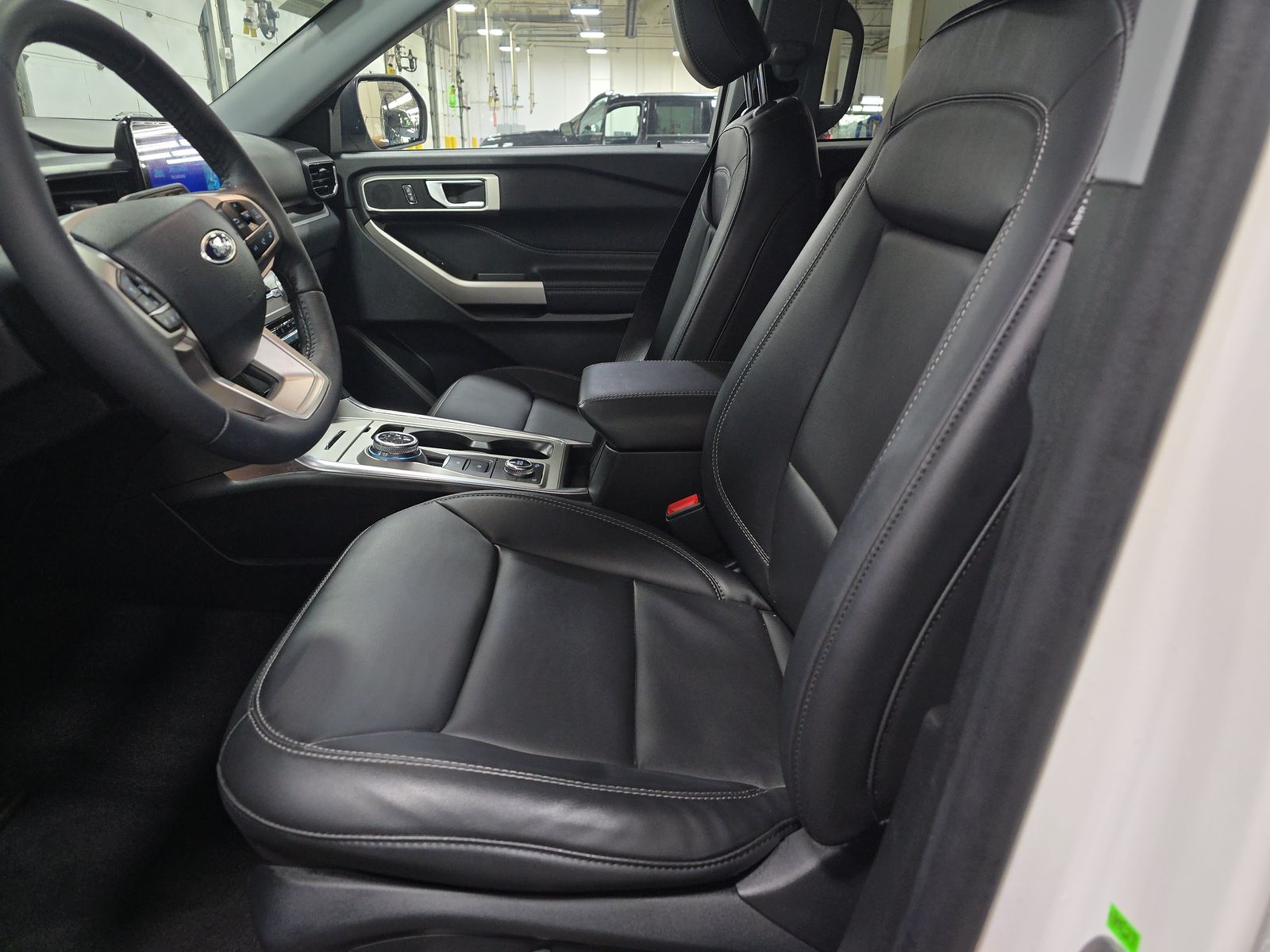 2023 Ford Explorer XLT AWD