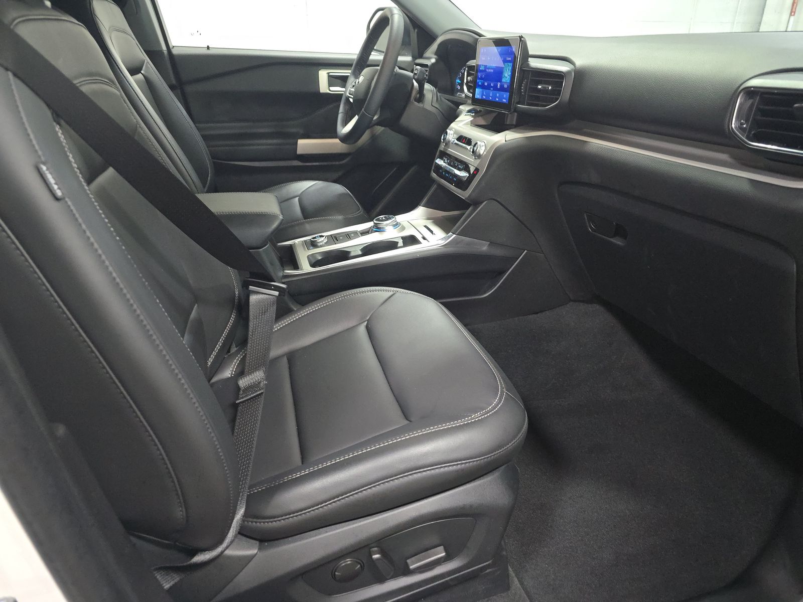 2023 Ford Explorer XLT AWD