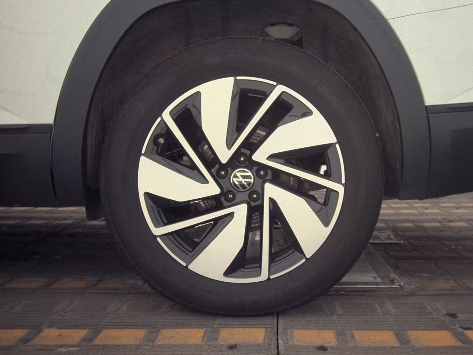 2024 Volkswagen Atlas 2.0T SE FWD