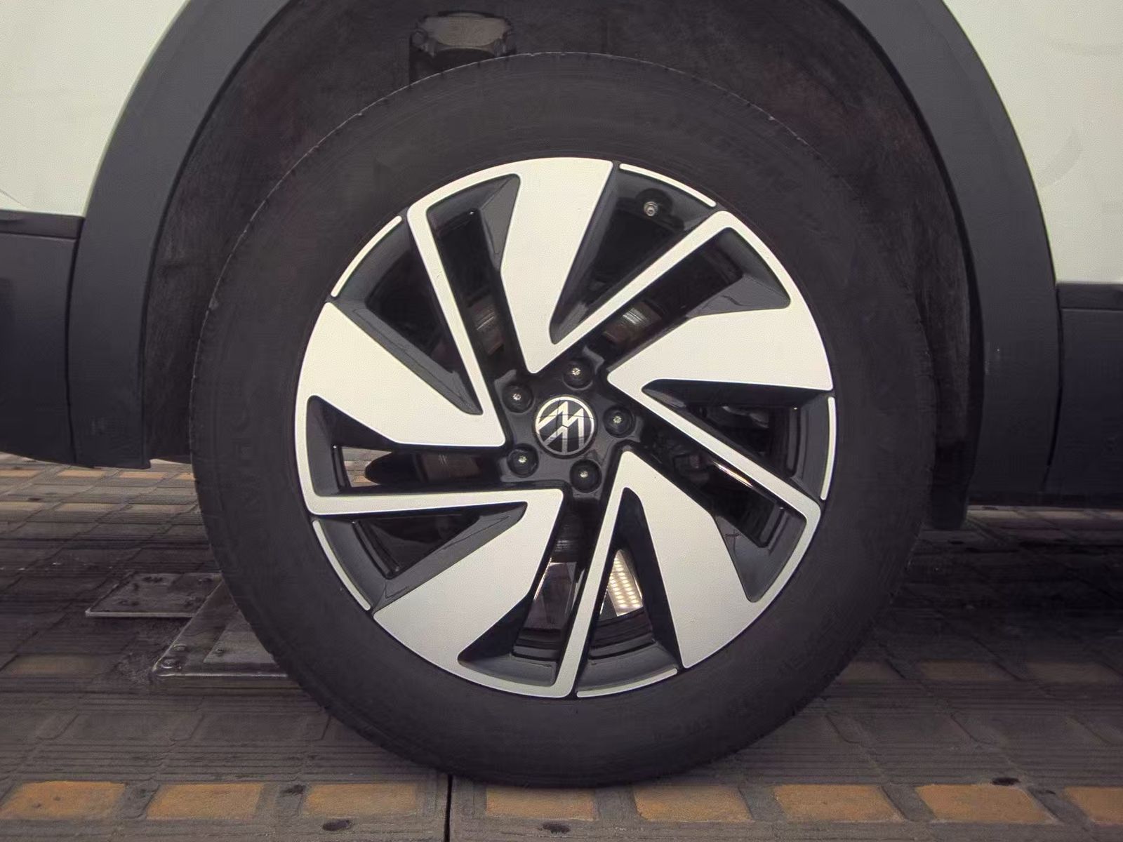 2024 Volkswagen Atlas 2.0T SE FWD