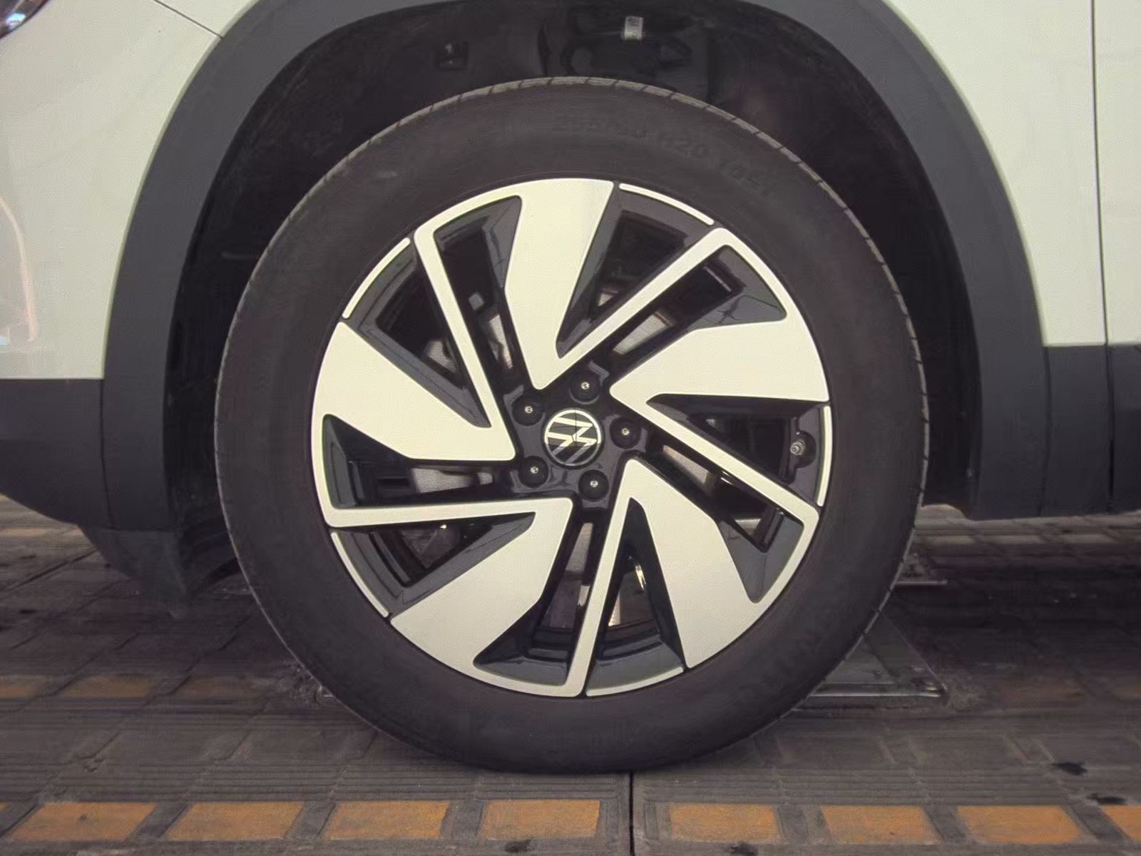 2024 Volkswagen Atlas 2.0T SE FWD