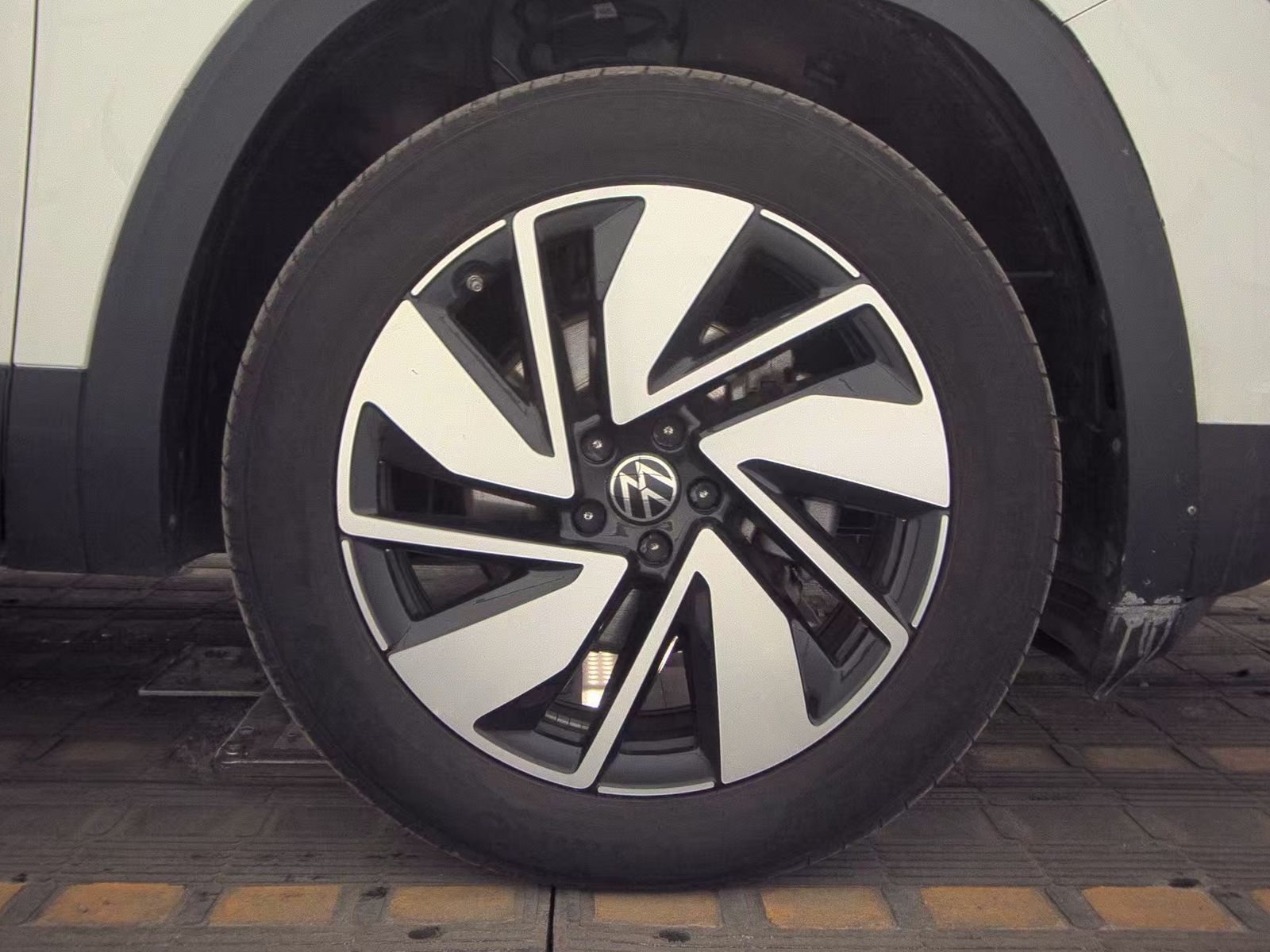 2024 Volkswagen Atlas 2.0T SE FWD