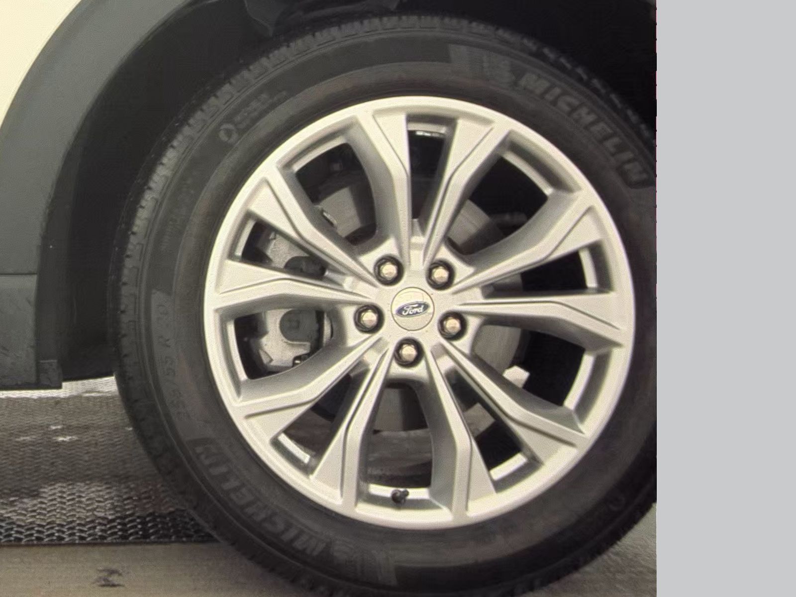 2023 Ford Explorer XLT AWD