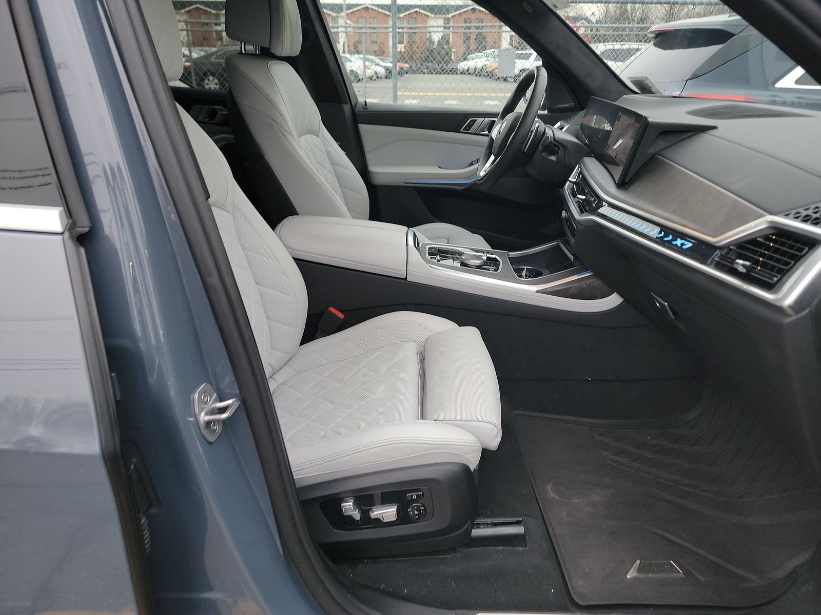 2023 BMW X7 xDrive40i AWD