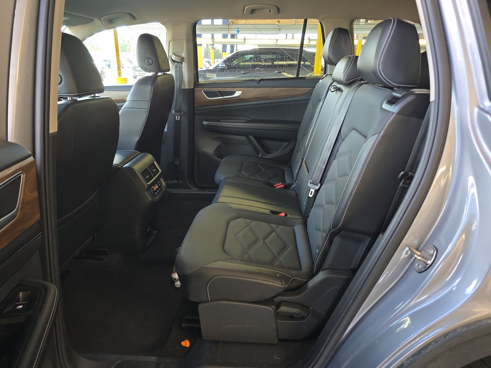 2024 Volkswagen Atlas 2.0T SE AWD