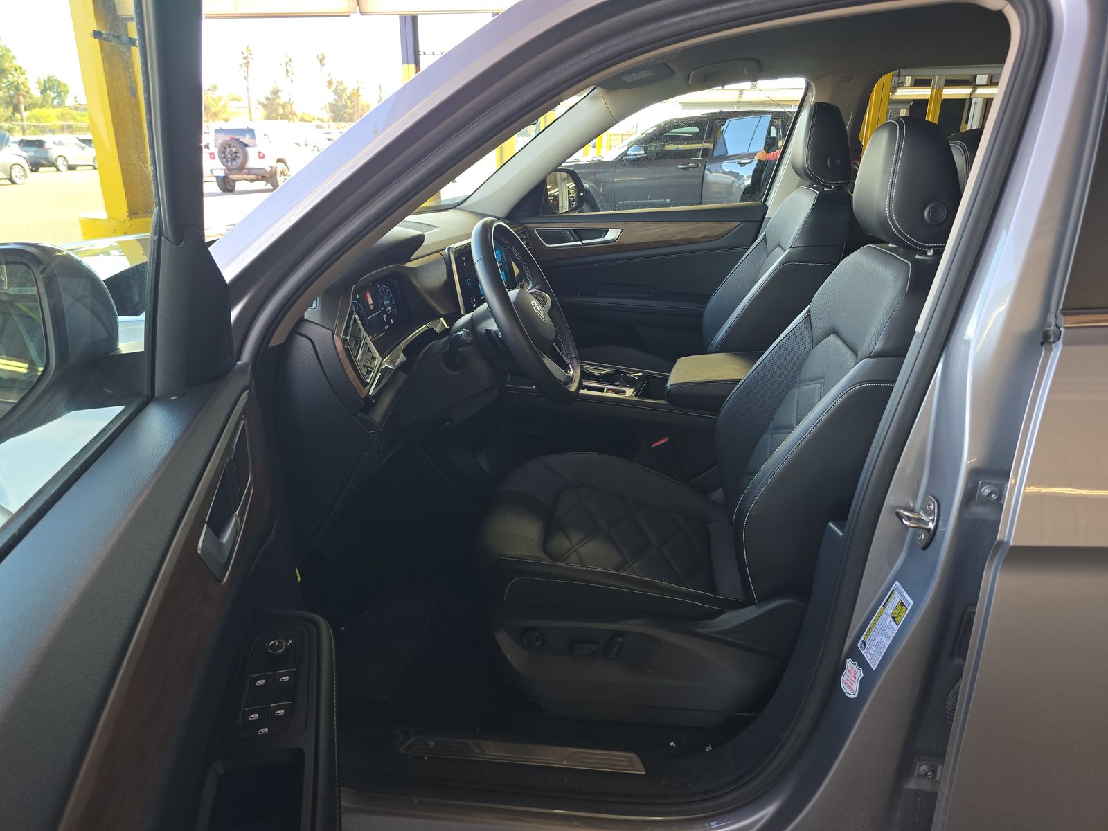 2024 Volkswagen Atlas 2.0T SE AWD