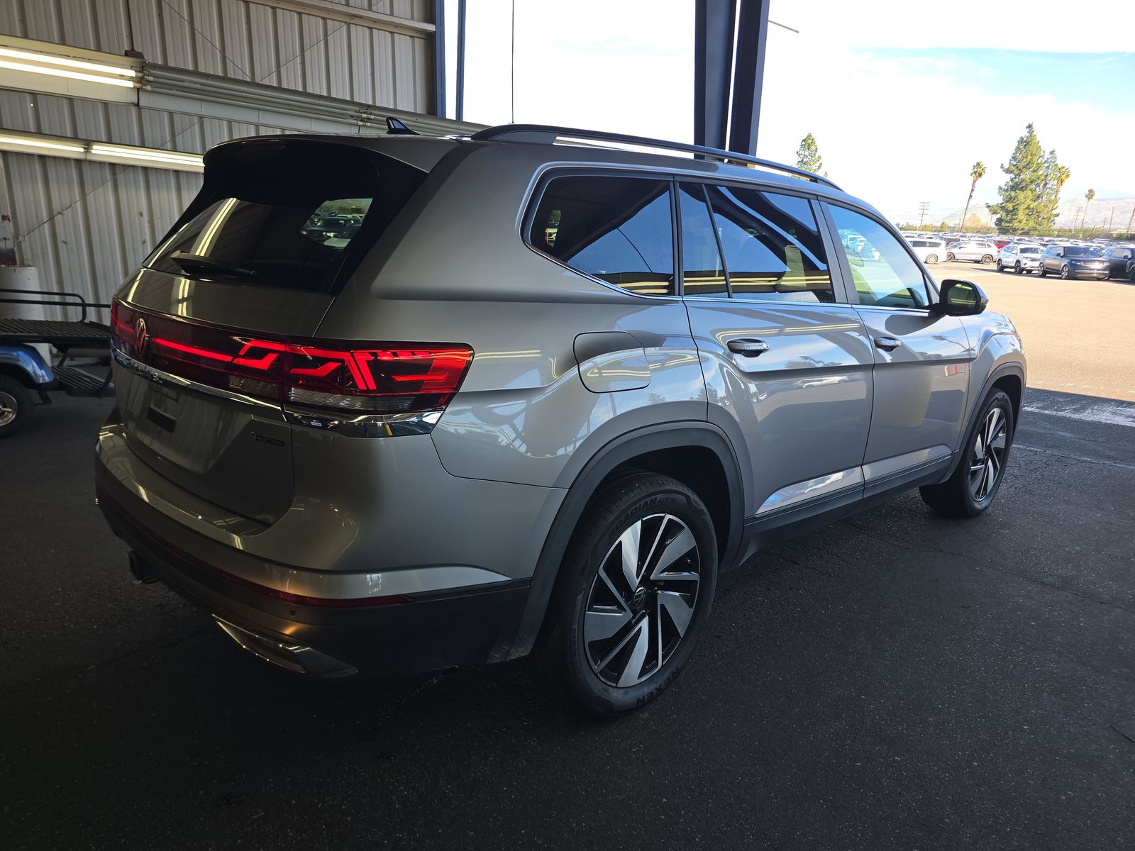 2024 Volkswagen Atlas 2.0T SE AWD