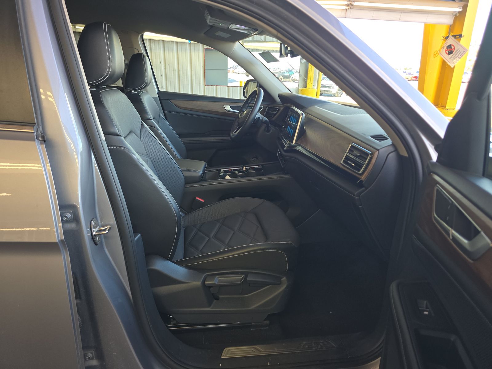 2024 Volkswagen Atlas 2.0T SE AWD