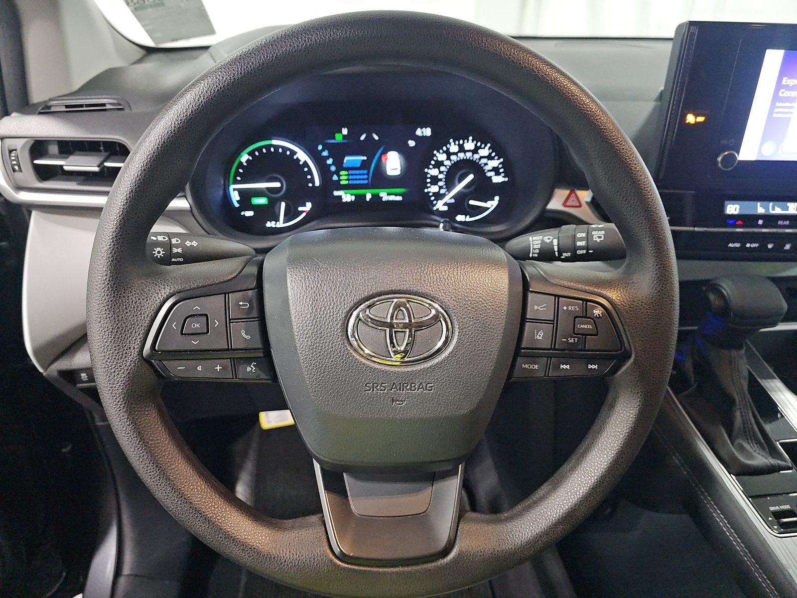 2025 Toyota Sienna LE FWD