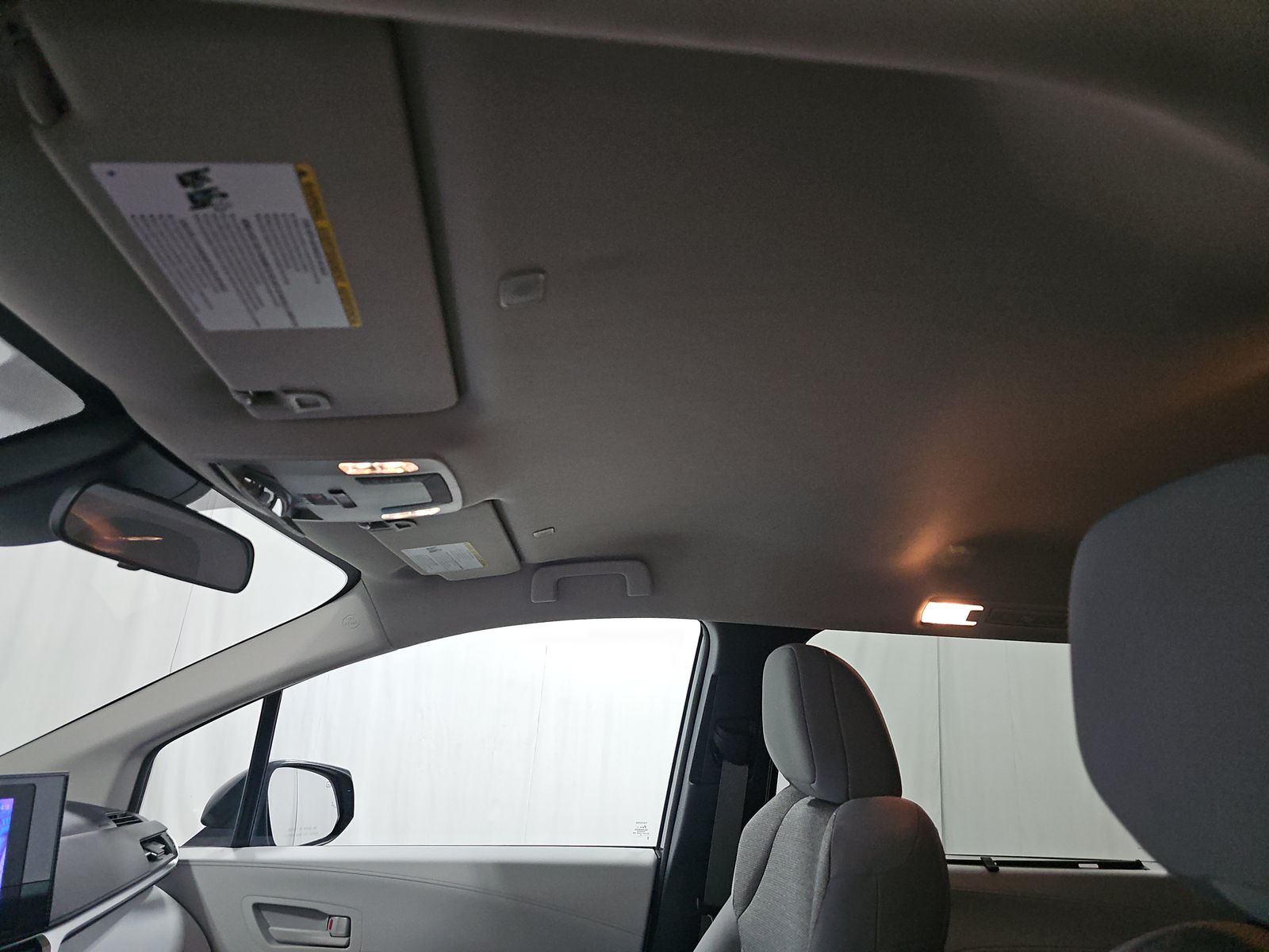 2025 Toyota Sienna LE FWD