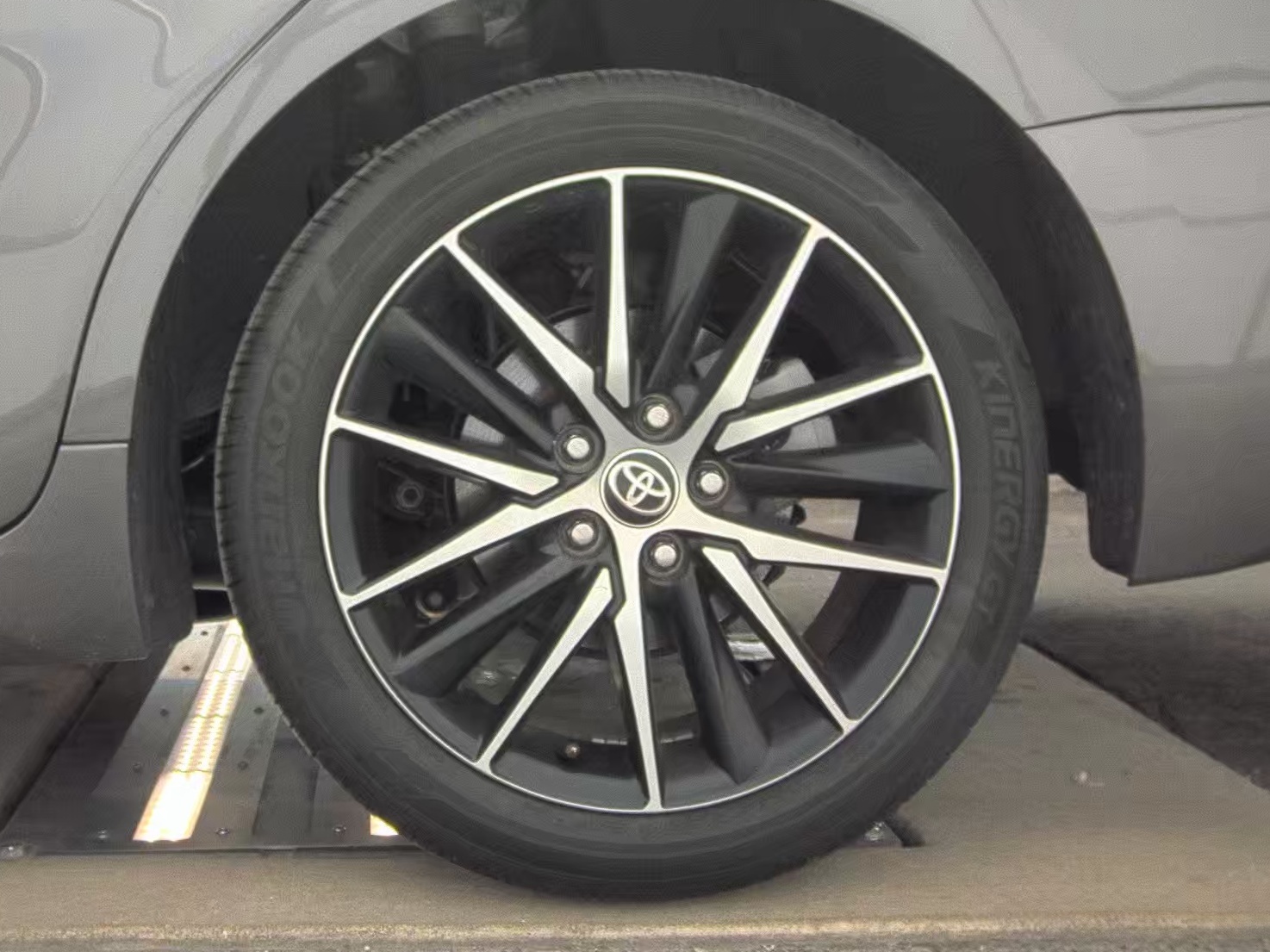 2024 Toyota Camry SE FWD