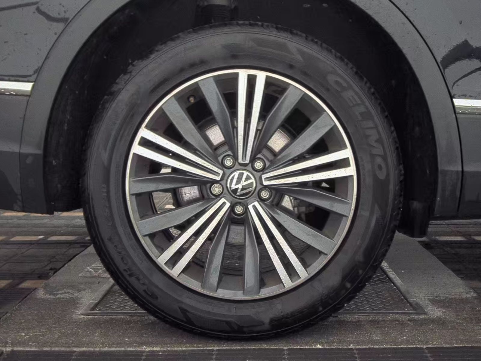 2024 Volkswagen Tiguan 2.0T Wolfsburg Edition FWD