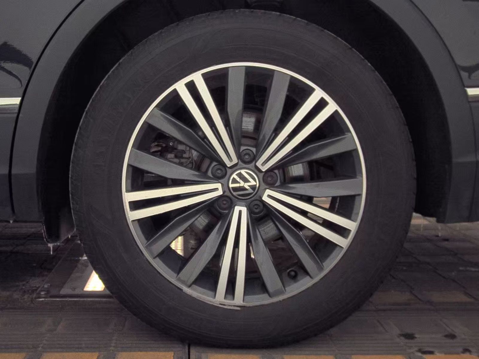 2024 Volkswagen Tiguan 2.0T Wolfsburg Edition FWD