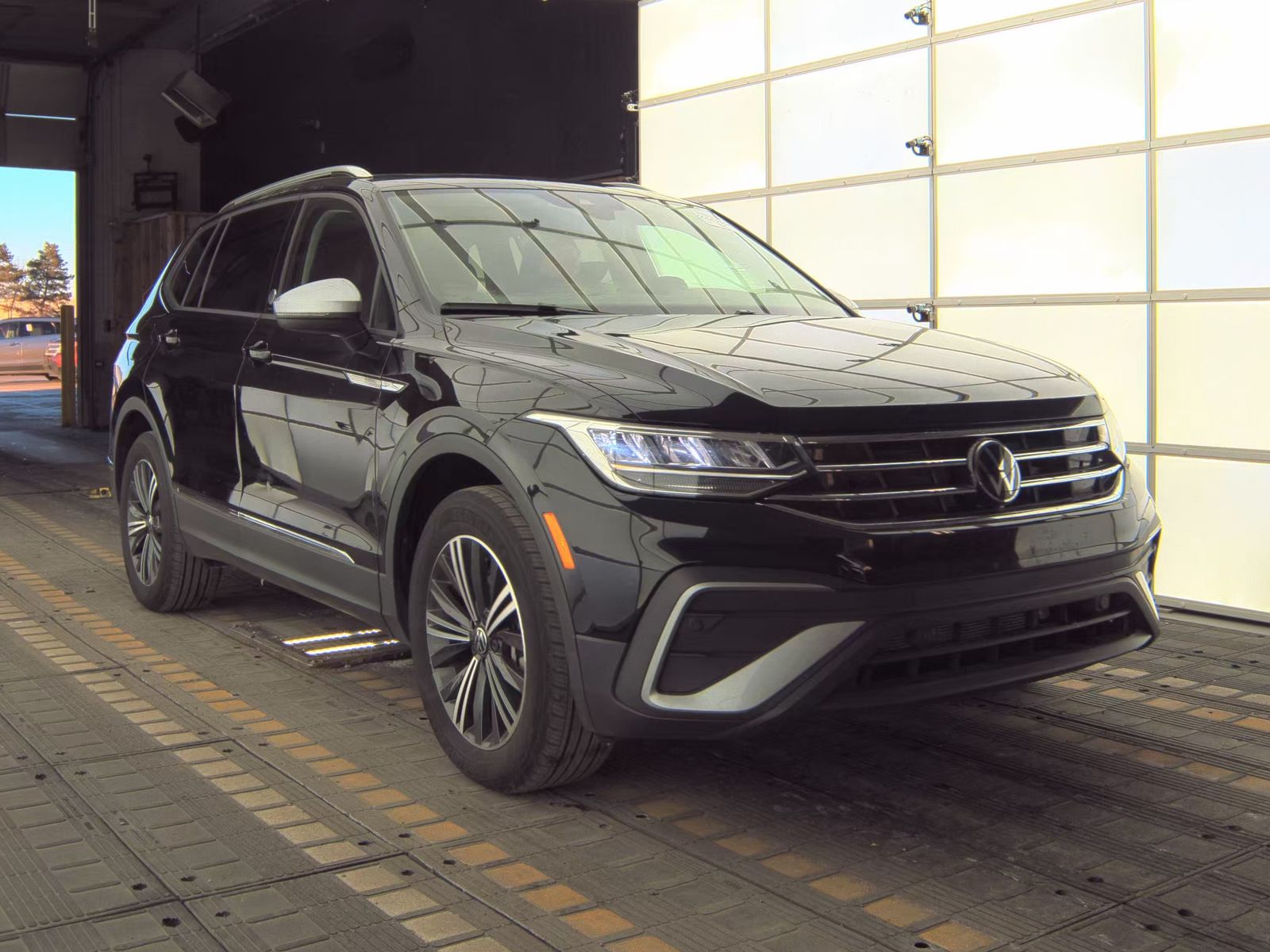 2024 Volkswagen Tiguan 2.0T Wolfsburg Edition FWD