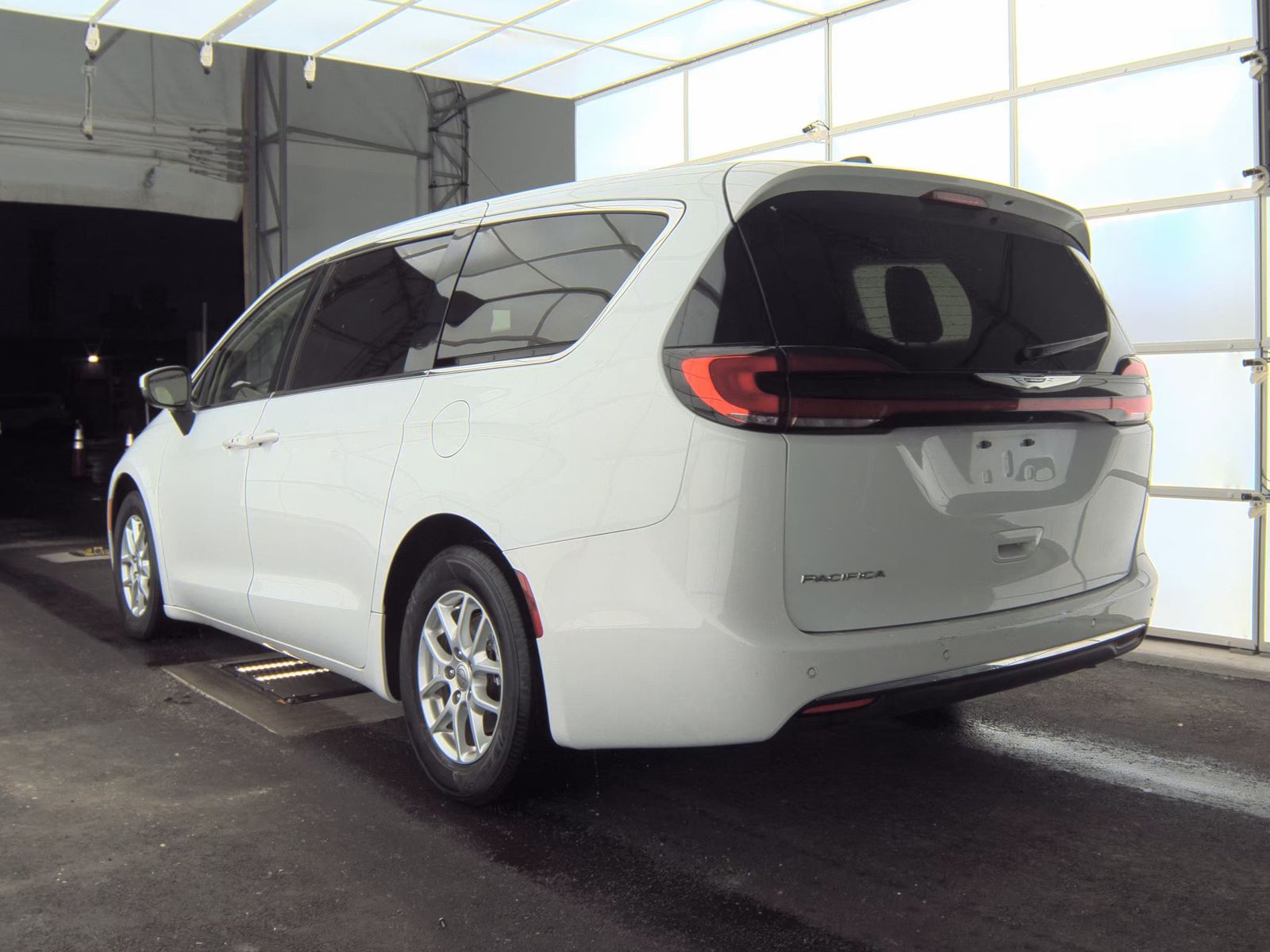 2023 Chrysler Pacifica Touring L FWD