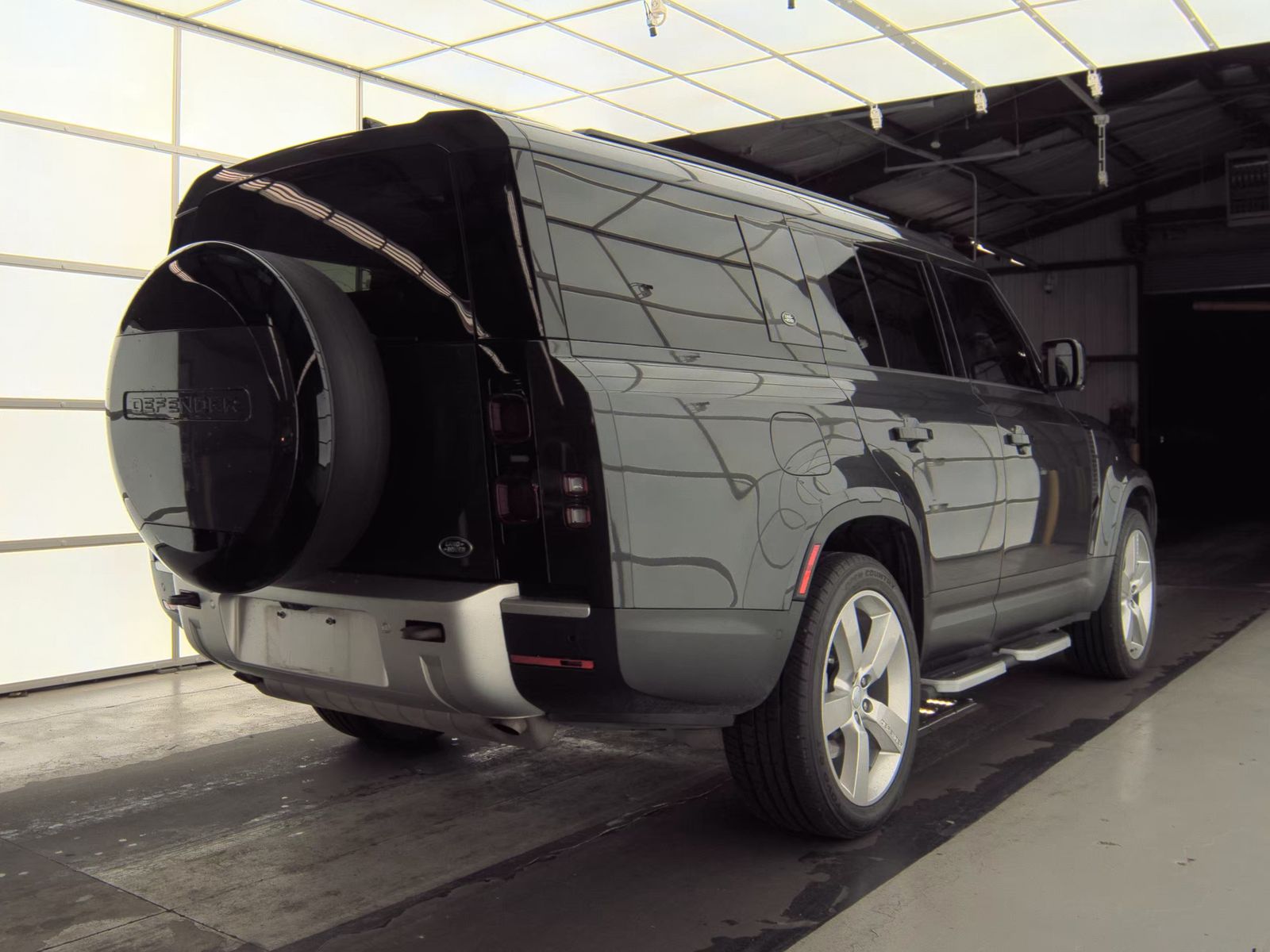 2023 Land Rover Defender 130 First Edition AWD