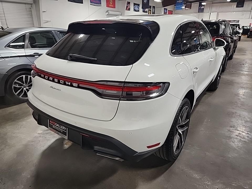 2025 Porsche Macan Base AWD