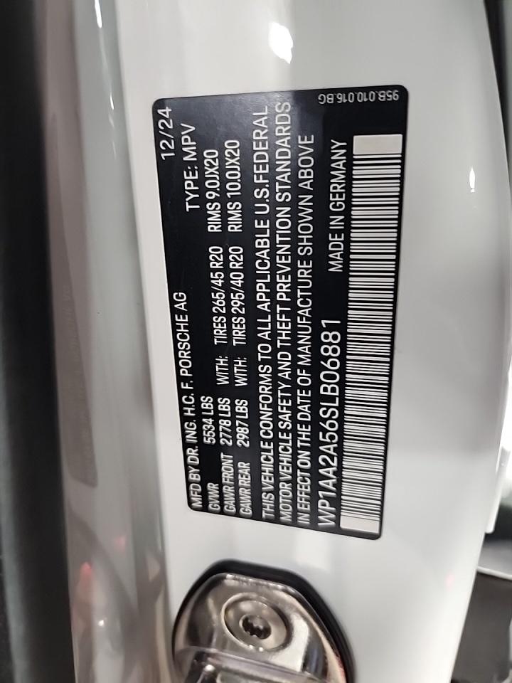 2025 Porsche Macan Base AWD