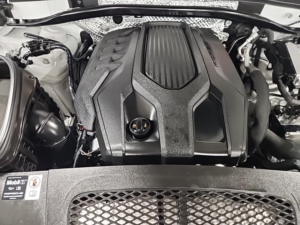 2025 Porsche Macan Base AWD