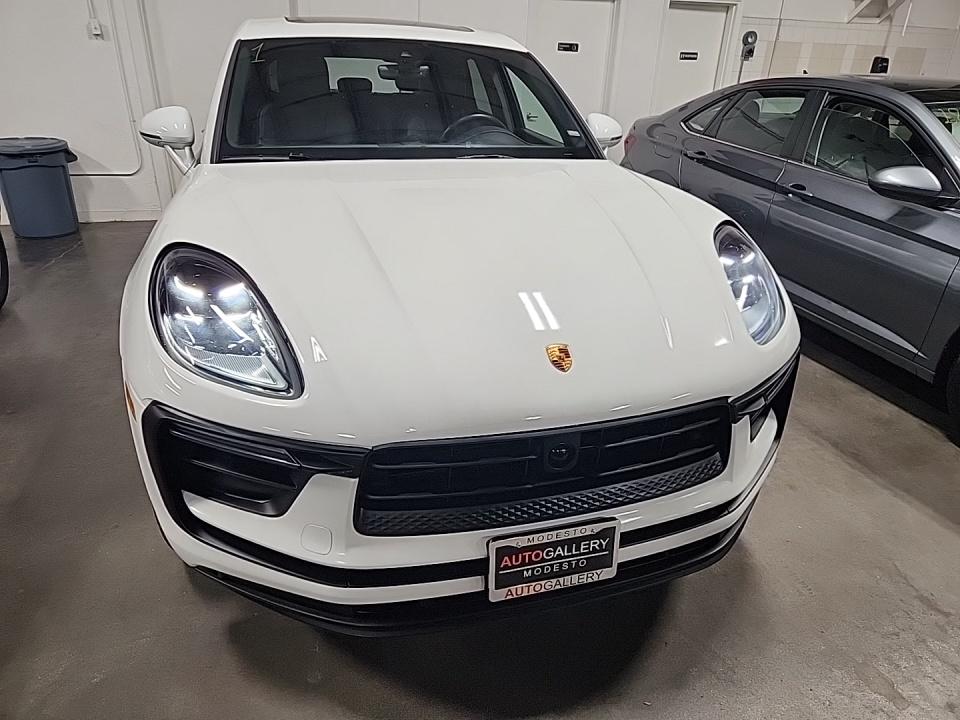 2025 Porsche Macan Base AWD