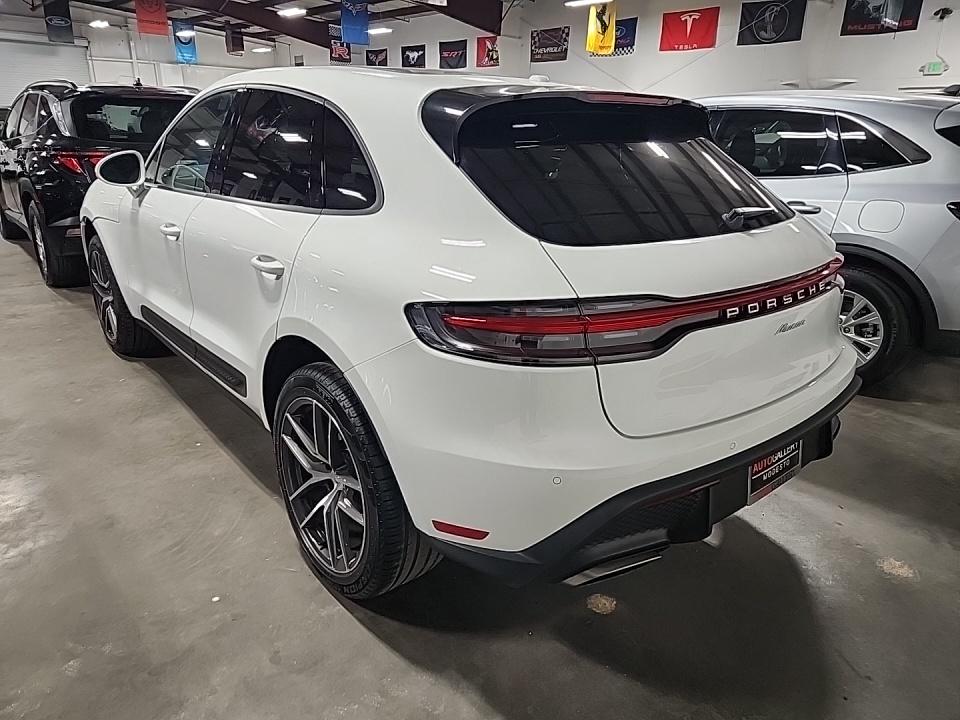 2025 Porsche Macan Base AWD