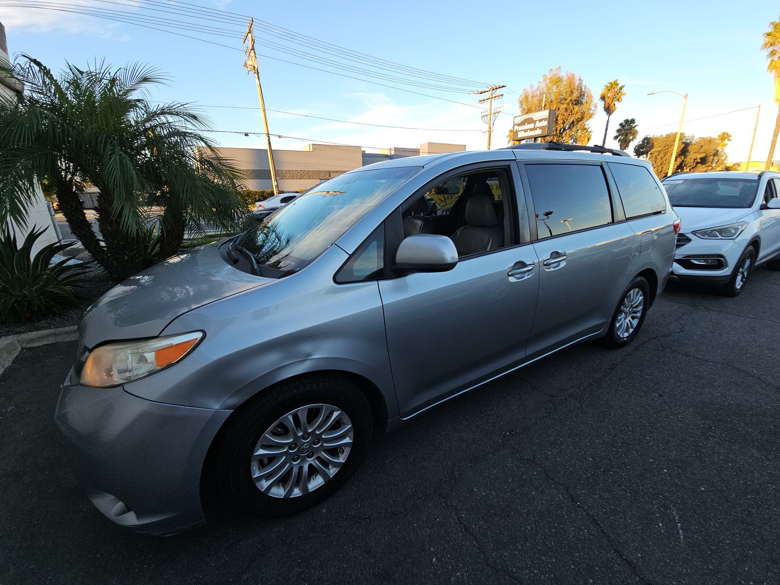 2016 Toyota Sienna XLE FWD