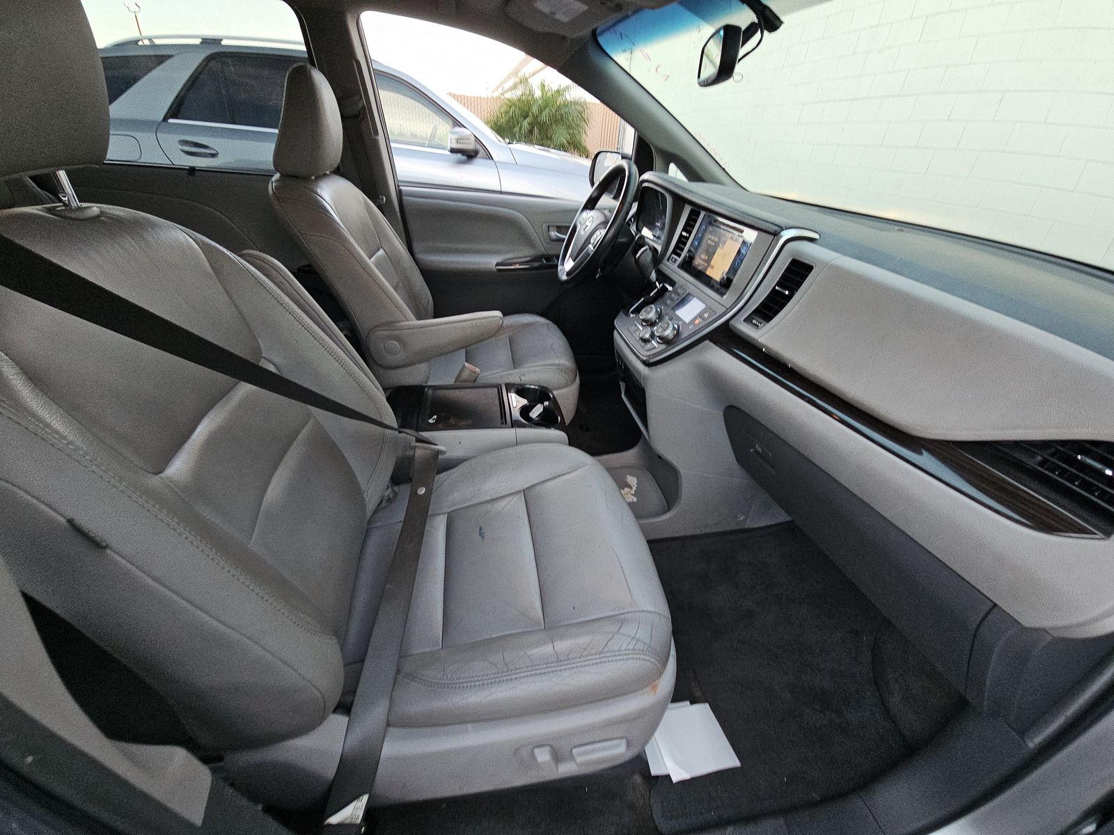 2016 Toyota Sienna XLE FWD