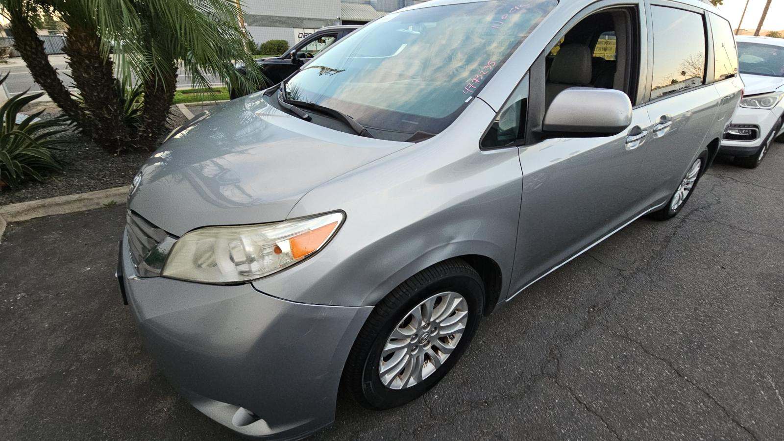 2016 Toyota Sienna XLE FWD