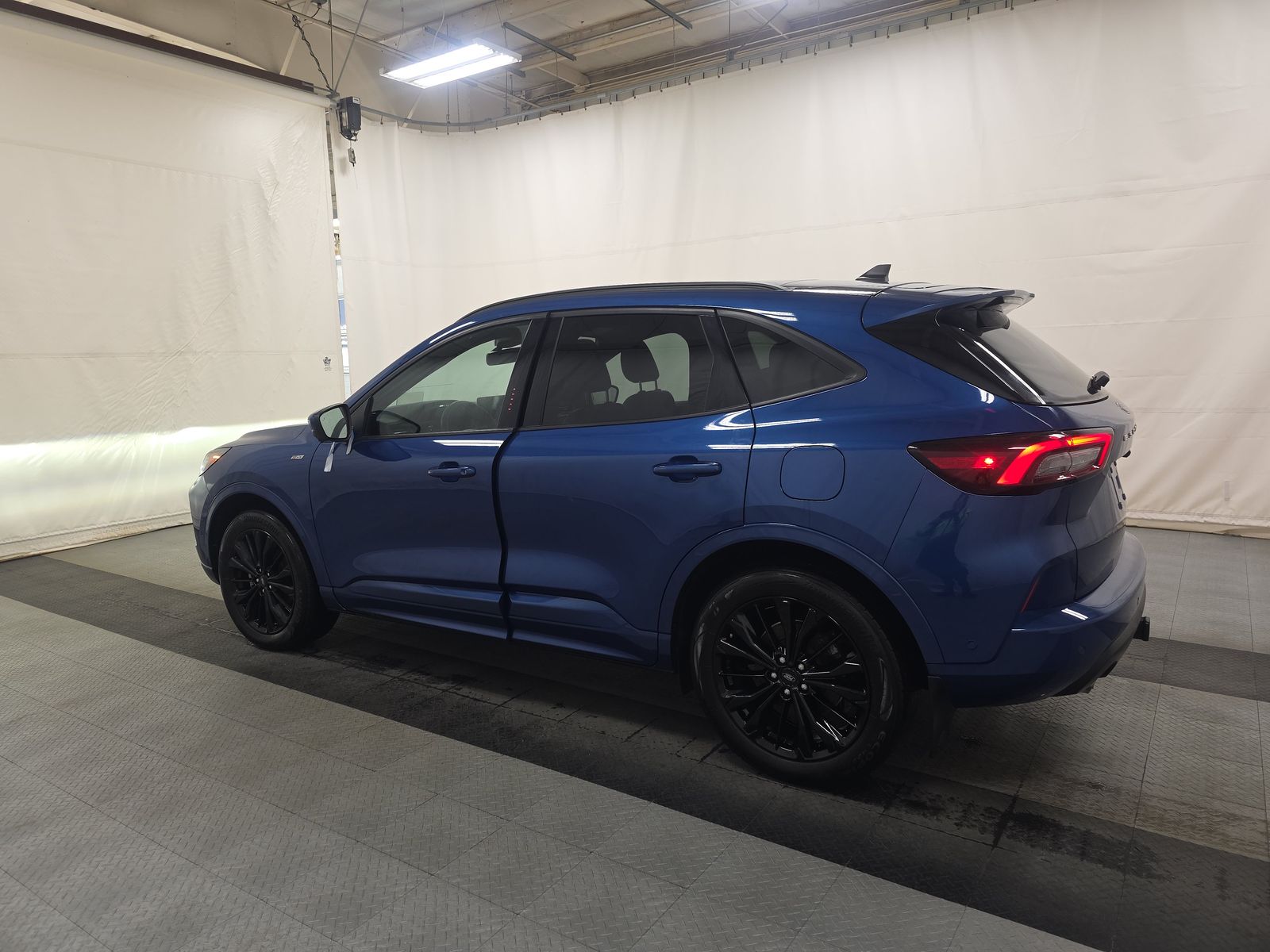 2023 Ford Escape Hybrid ST-Line Elite AWD