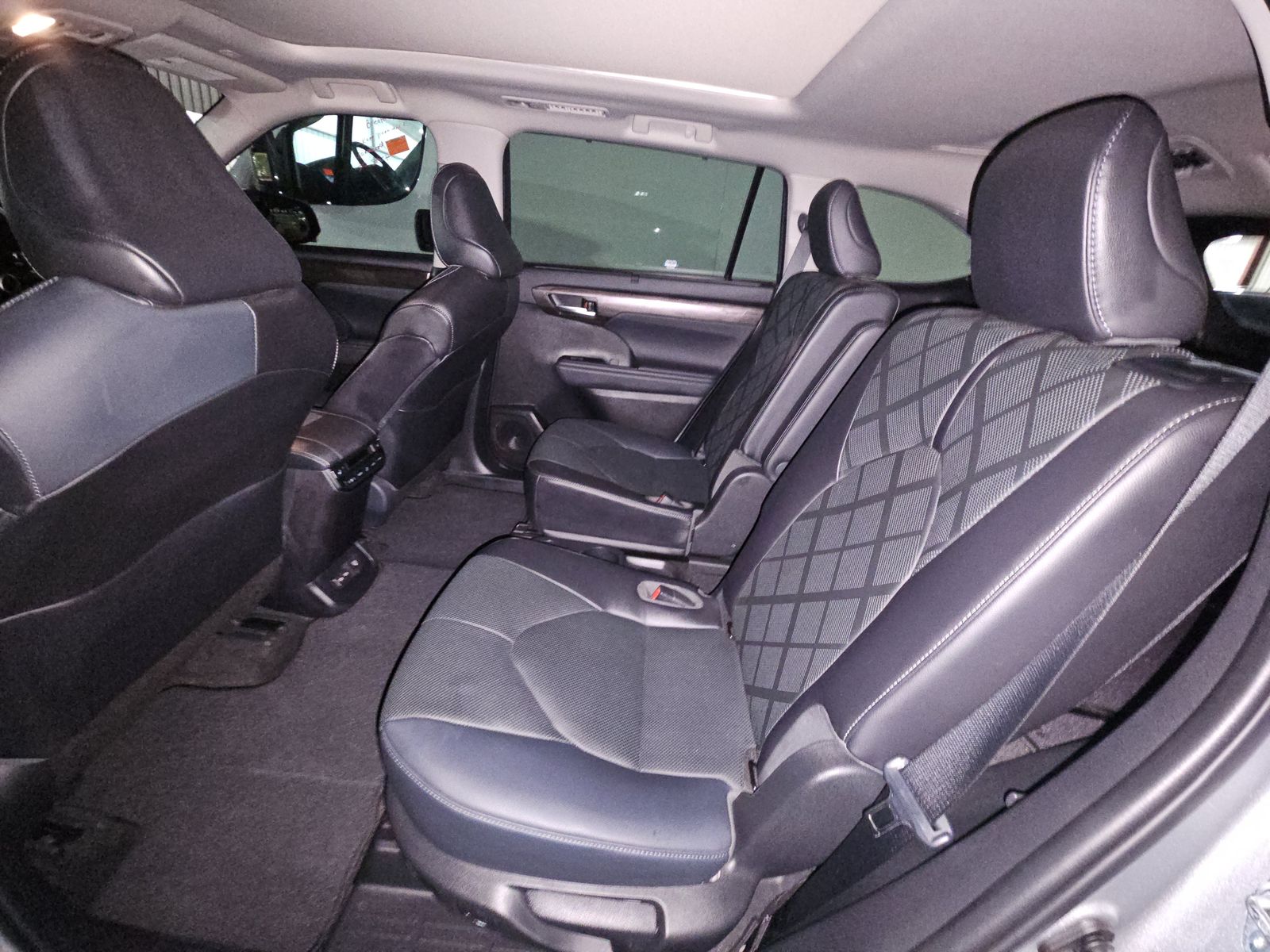 2023 Toyota Highlander Platinum FWD