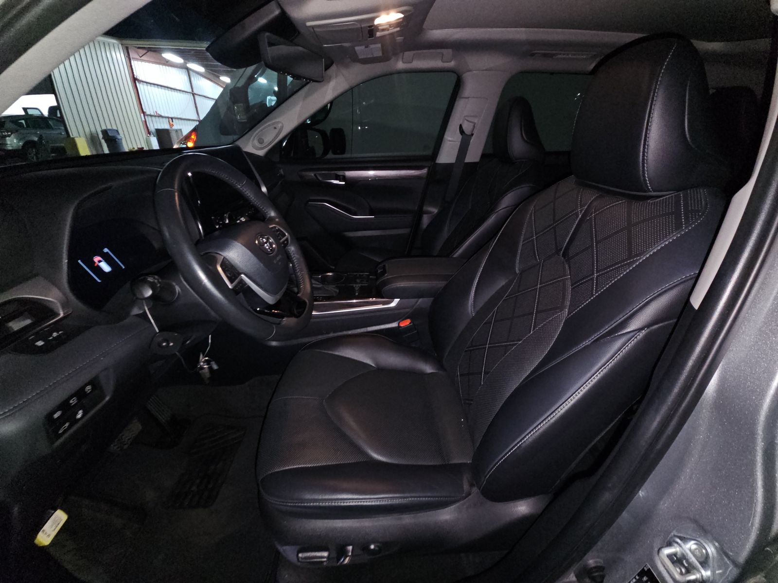 2023 Toyota Highlander Platinum FWD