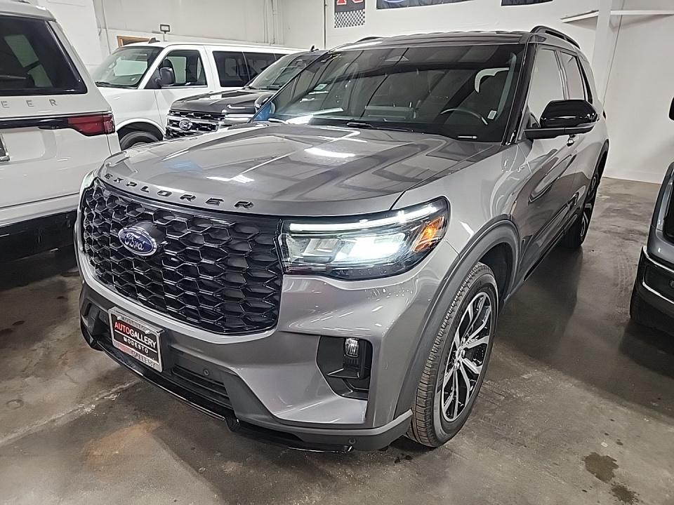 2025 Ford Explorer ST-Line AWD