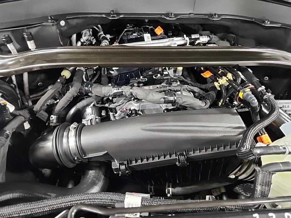 2025 Ford Explorer ST-Line AWD